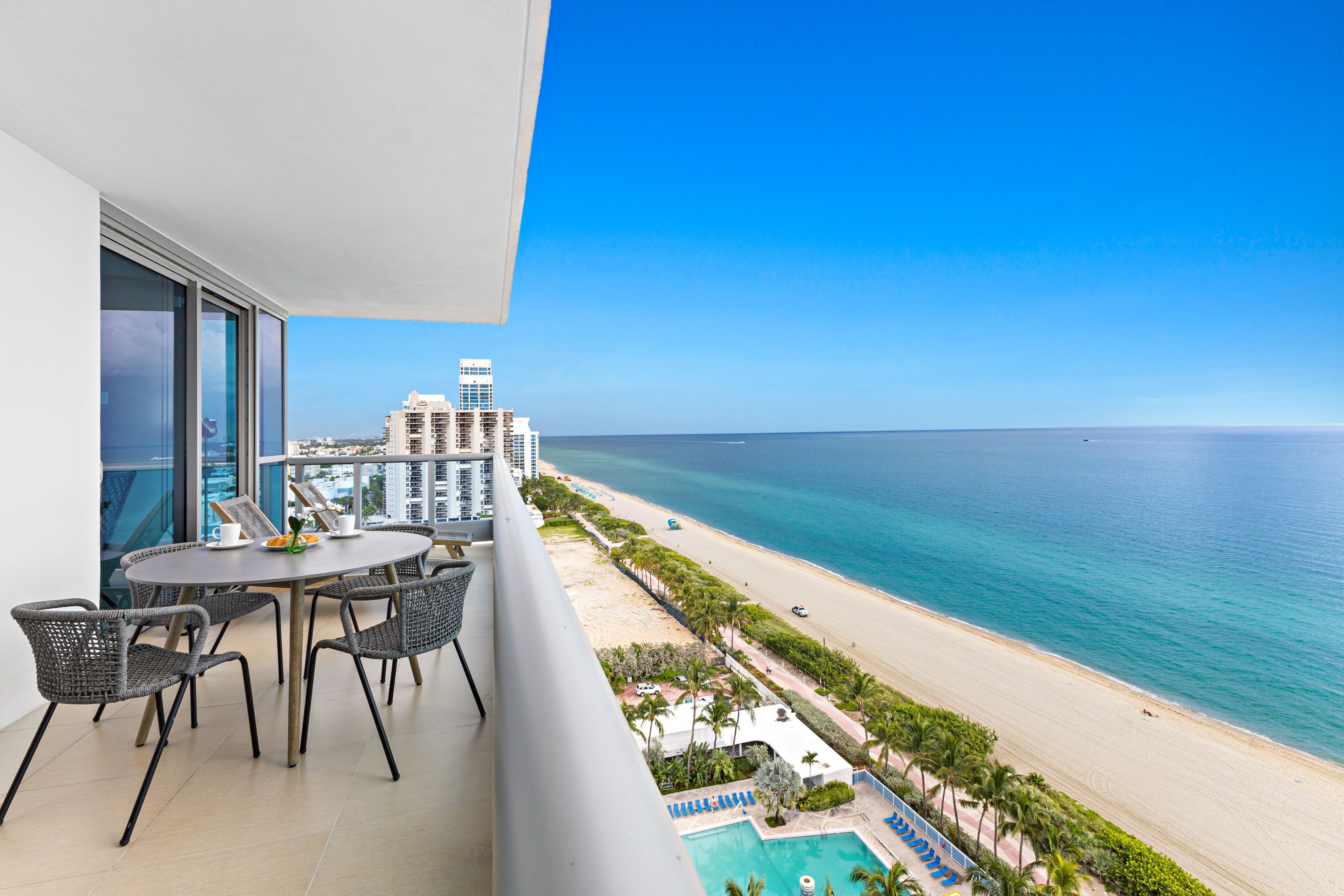 Deluxe Apartment, 1 Bedroom, Ocean View, Corner | Balcony view