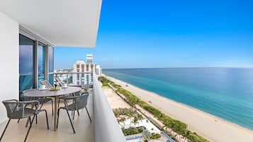 Deluxe Apartment, 1 Bedroom, Ocean View, Corner | Balcony view