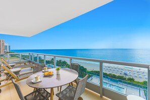 Deluxe appartement, 1 slaapkamer, balkon, aan zee | Balkon