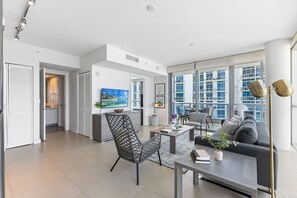 Deluxe-Apartment, 1 Schlafzimmer, Buchtblick, Eckzimmer | Wohnbereich