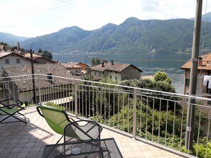 Panoramic Double Room, Terrace, Lakeside | Free WiFi, bed sheets - B&B Casa Della Musica Lake View (Mandello del Lario)