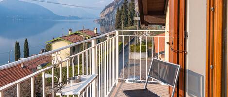 Chambre Supérieure, balcon, en bord de lac | Balcon
