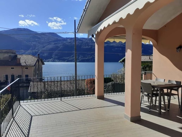House, 2 Bedrooms, Terrace, Lake View Independent | Terrasse/Patio
