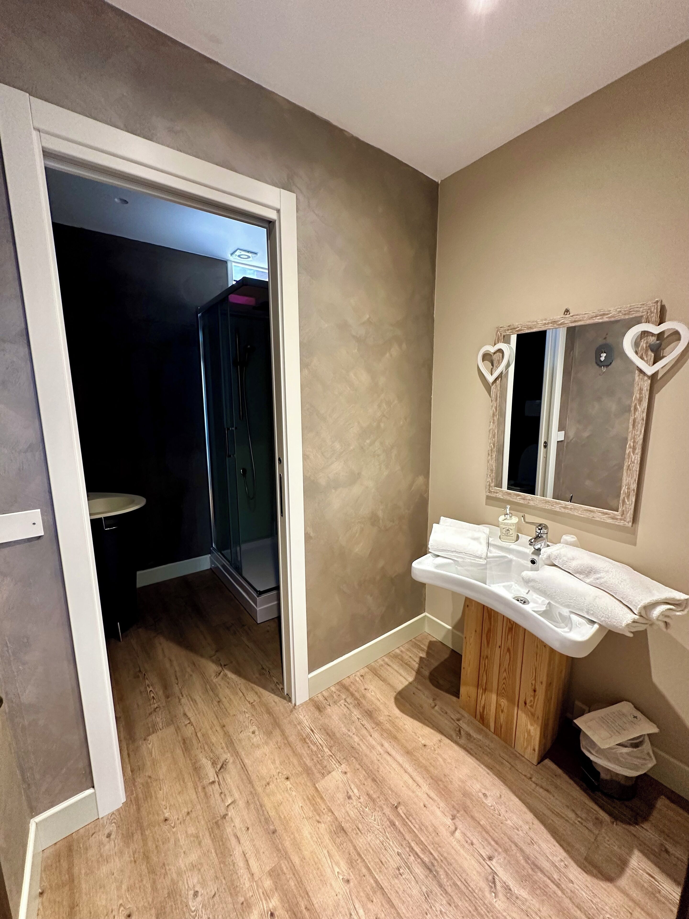 panoramic room, 1 king bed with sofa bed, non smoking, valley view | bathroom | shower, free toiletries, hair dryer, slippers