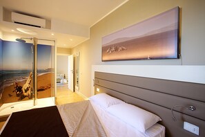 Deluxe Suite, 1 King Bed with Sofa bed, Kitchenette, Valley View | Frette Italian sheets, premium bedding, pillow-top beds, minibar - Hotel Vatluna (Castiglione della Pescaia)