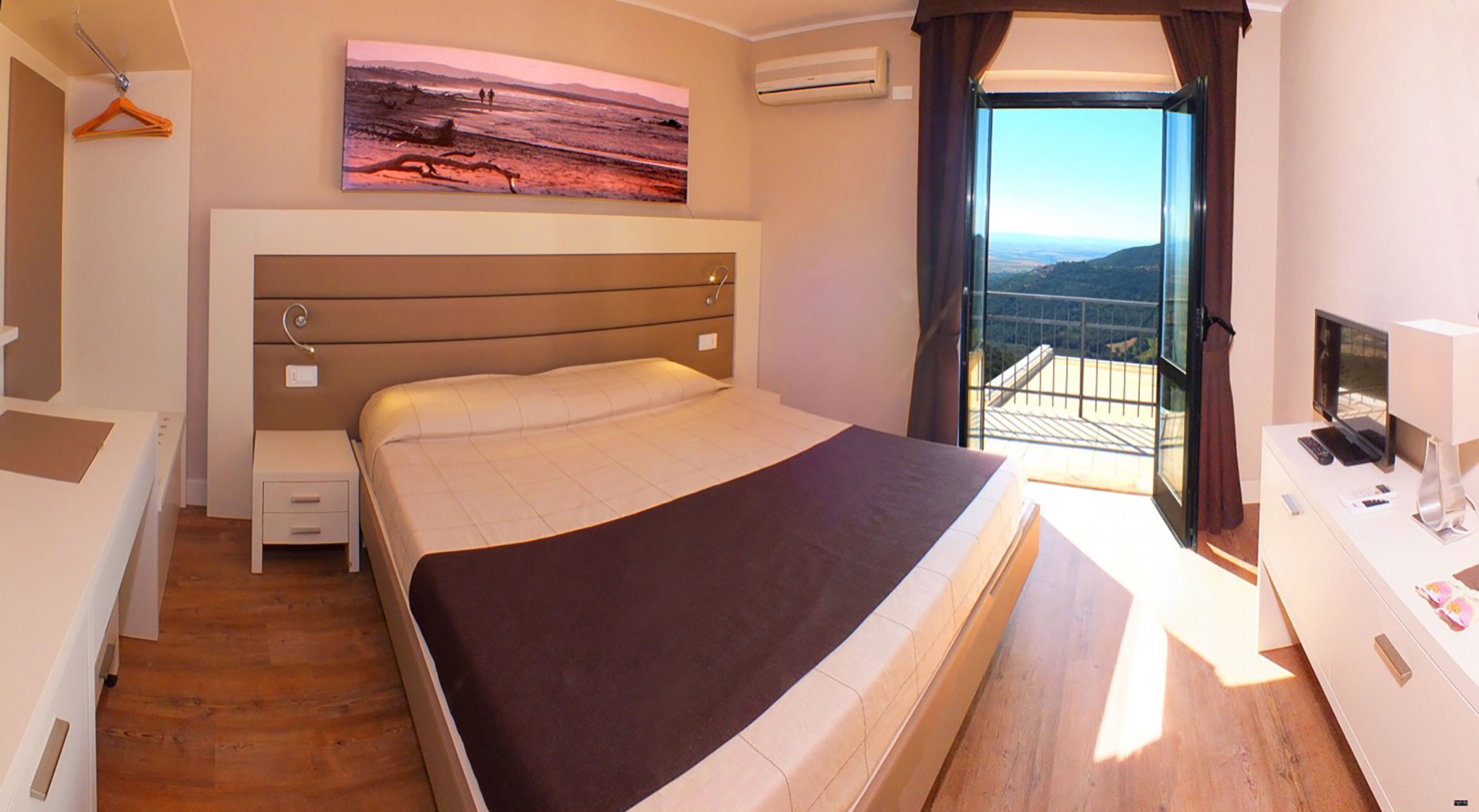 comfort double room, 1 king bed, non smoking, valley view (piano alto) | frette italian sheets, premium bedding, pillow-top beds, minibar