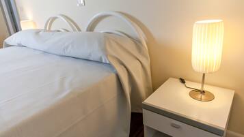 Chambre Double | Couette en duvet d'oie, coffres-forts dans les chambres, bureau