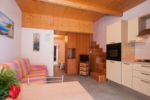 Comfort Apartment, 2 Bedrooms, Kitchen, Beach View | Private kitchen | Full-sized fridge, stovetop, coffee/tea maker, cookware/dishes/utensils - Le Dune (Follonica)