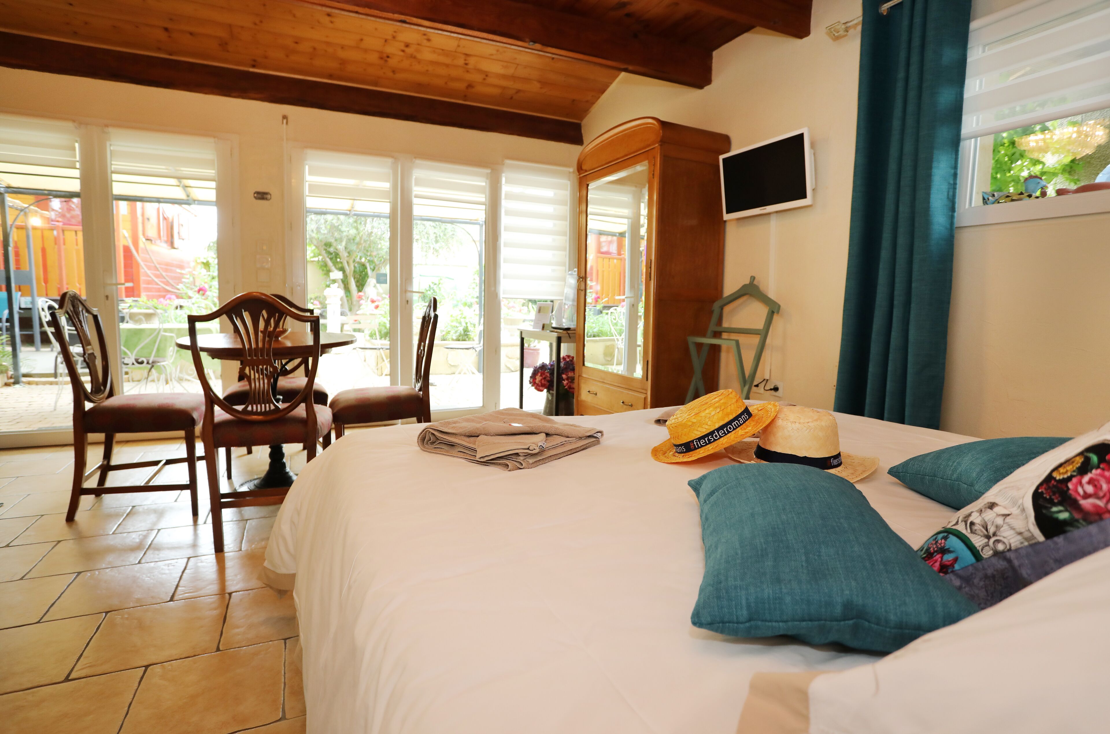 Chambre Quadruple, salle de bains attenante, vue jardin (Family room)