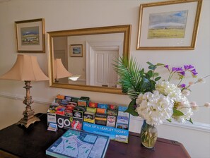 Lobby - The Senarth (Llandudno)