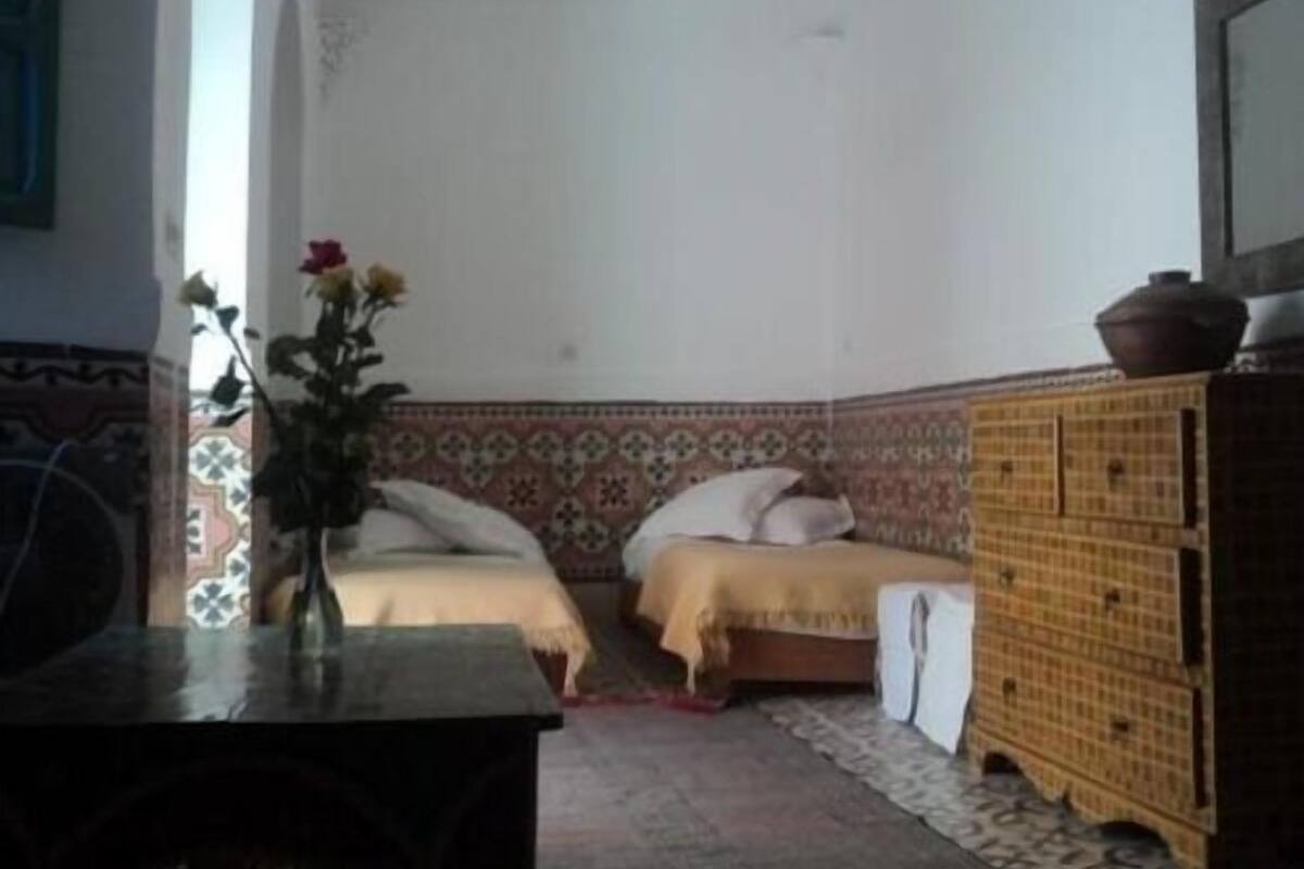 Vierbettzimmer (Persanne) | Schreibtisch, kostenlose Babybetten, kostenloses WLAN