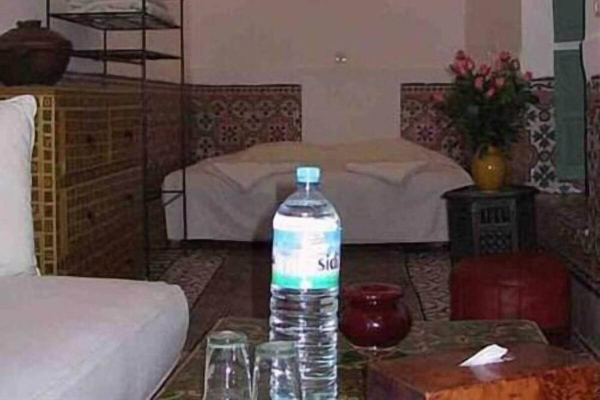 Dreibettzimmer (Adryade) | Schreibtisch, kostenlose Babybetten, kostenloses WLAN
