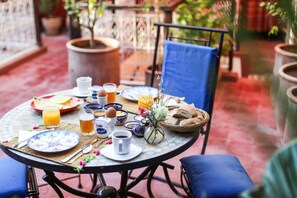 Petit déjeuner composé de spécialités régionales compris tous les jours