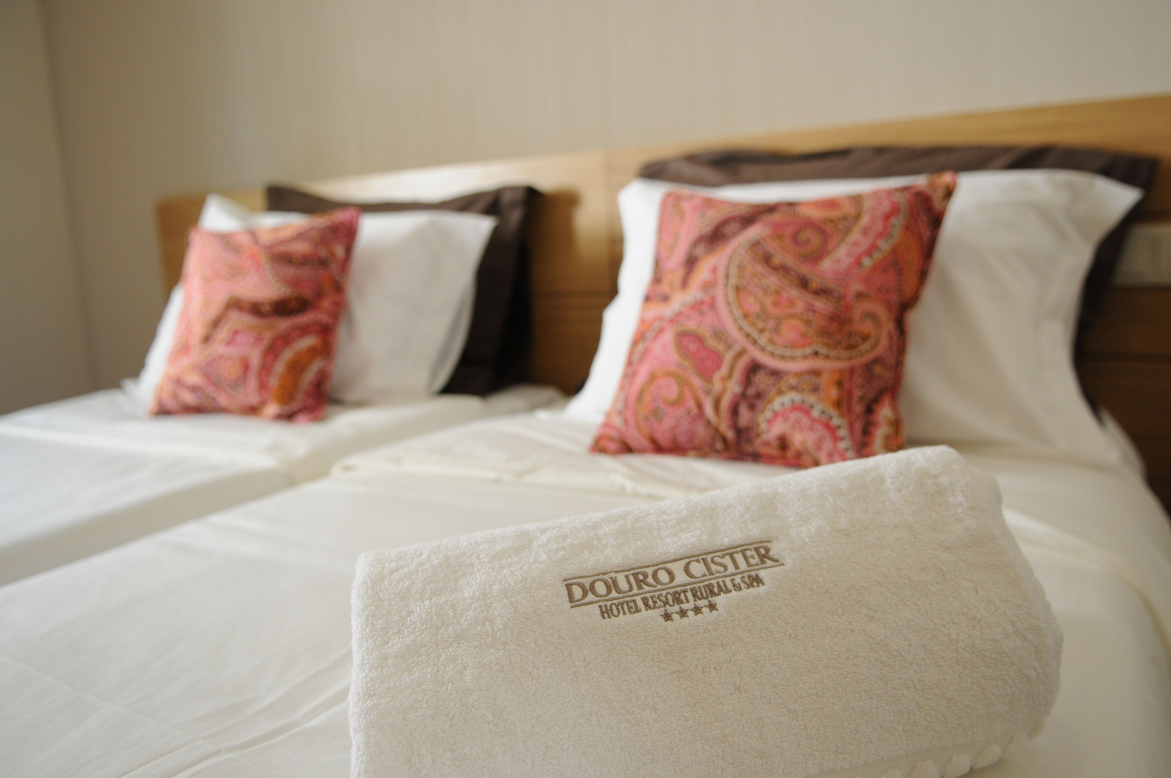 1 bedroom, blackout curtains, soundproofing, free wifi