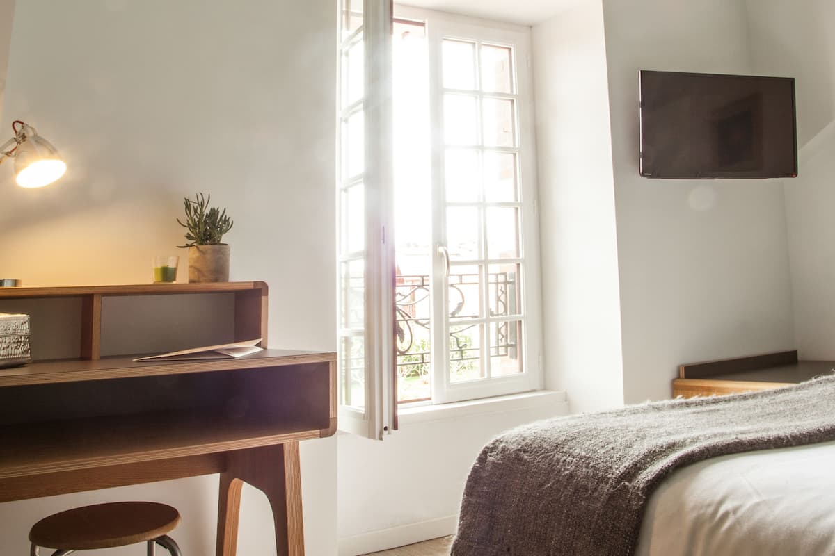 1 bedroom, in-room safe, desk, soundproofing