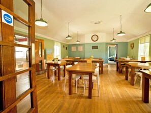 Daily full breakfast (GBP 10.95 per person)