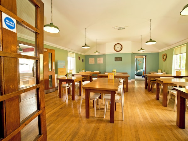 Daily full breakfast (GBP 9.95 per person)