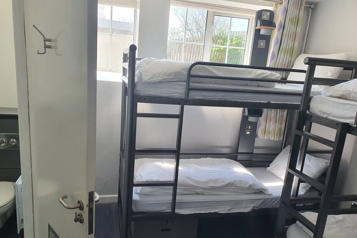 Room, Ensuite (4 Bed Private) | Bed sheets