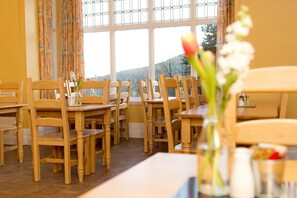 Restaurant - YHA Ravenstor - Hostel (Buxton)