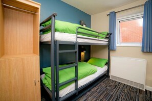 Bed sheets, wheelchair access - YHA Sheringham - Hostel (Sheringham)