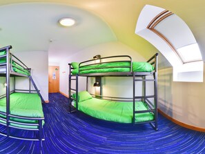 Room, Ensuite (5 Bed Private including Double Bed) | Individually decorated, individually furnished, bed sheets