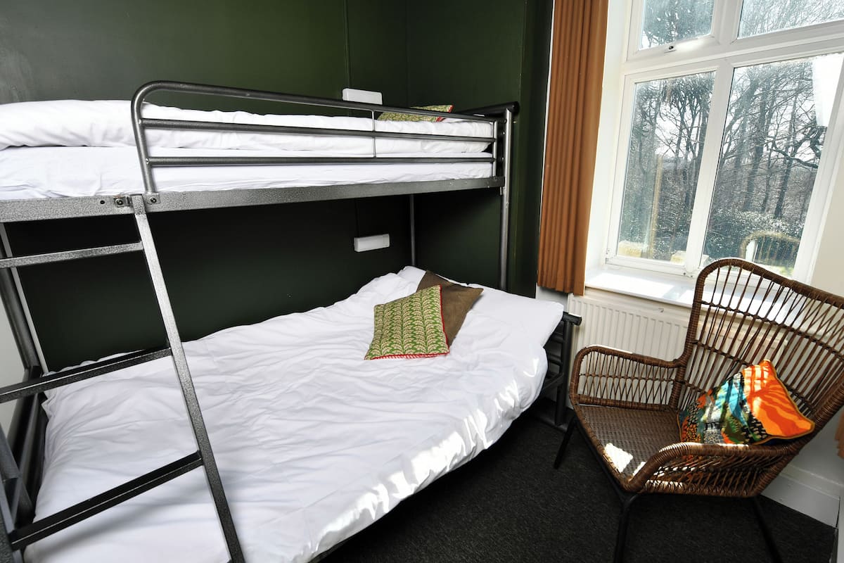 Ropa de cama y accesible en silla de ruedas