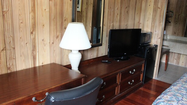 Habitación estándar, 1 cama King size, refrigerador y microondas