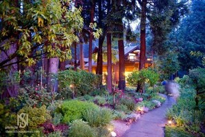 Property grounds - Harmony Ridge Lodge (Nevada City)