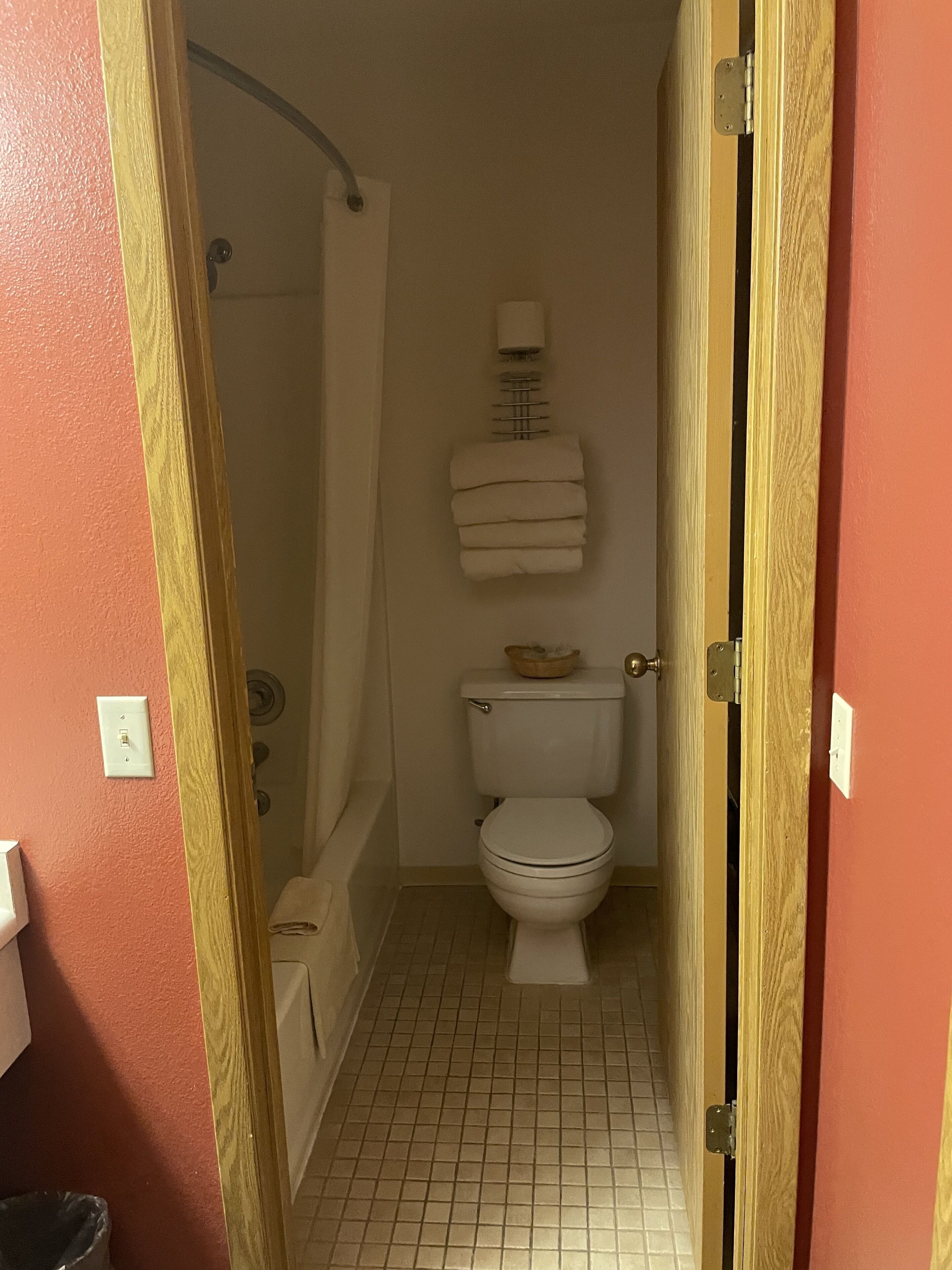 signature single room, 1 king bed, jetted tub | premium bedding, pillow-top beds, iron/ironing board, free wifi