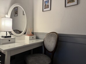 Superior Double Room, Ensuite - The Blue Anchor Feering (Colchester)