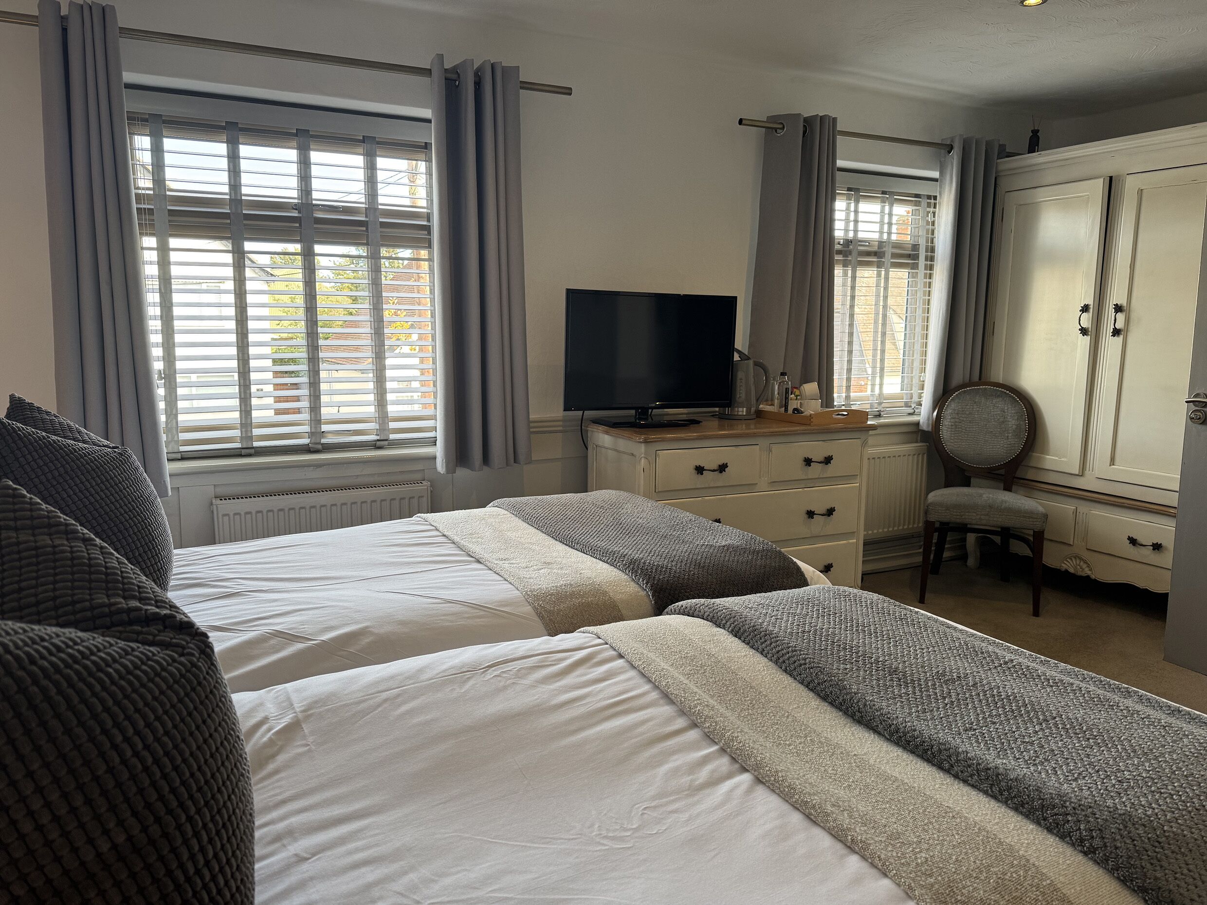 Twin kamer, en-suite badkamer (Bath and Shower)