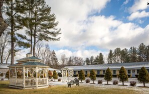 Exterior - Lantern House Motel (Great Barrington)