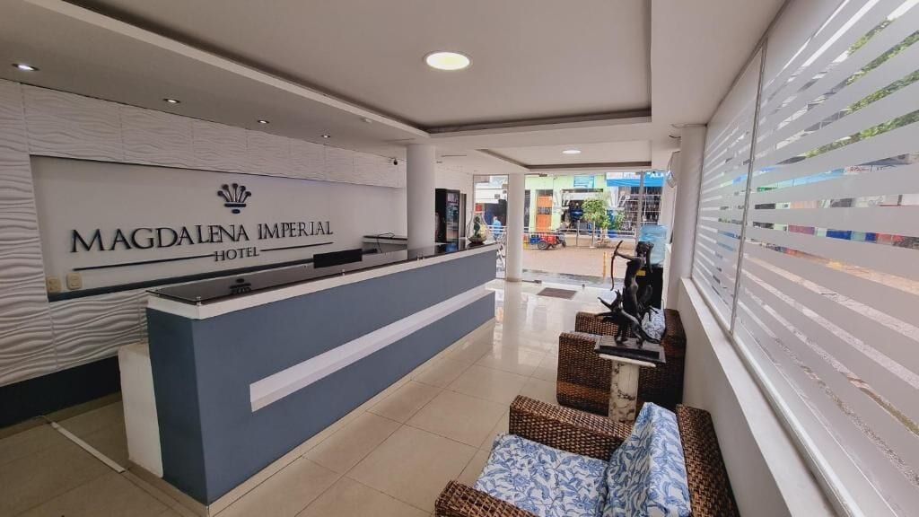 ฝ่ายต้อนรับ