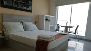Comfort Room, 1 Katil Kelamin (Double), Non Smoking, City View | Wi-fi percuma, cadar katil 