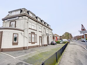 Garden - OYO Weaste Hotel (Salford)