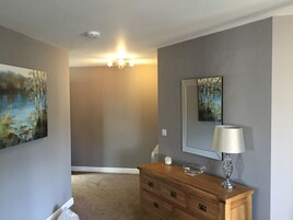 Apartamento, baño privado | Servicio de la habitación