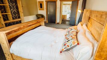 Superior Double Room | Iron/ironing board, rollaway beds, free WiFi, bed sheets