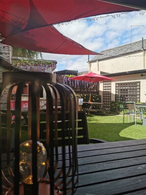 Property grounds - The Inn at Kippen (Stirling)