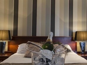 Double Room | Iron/ironing board, rollaway beds, free WiFi, bed sheets - The Inn at Kippen (Stirling)