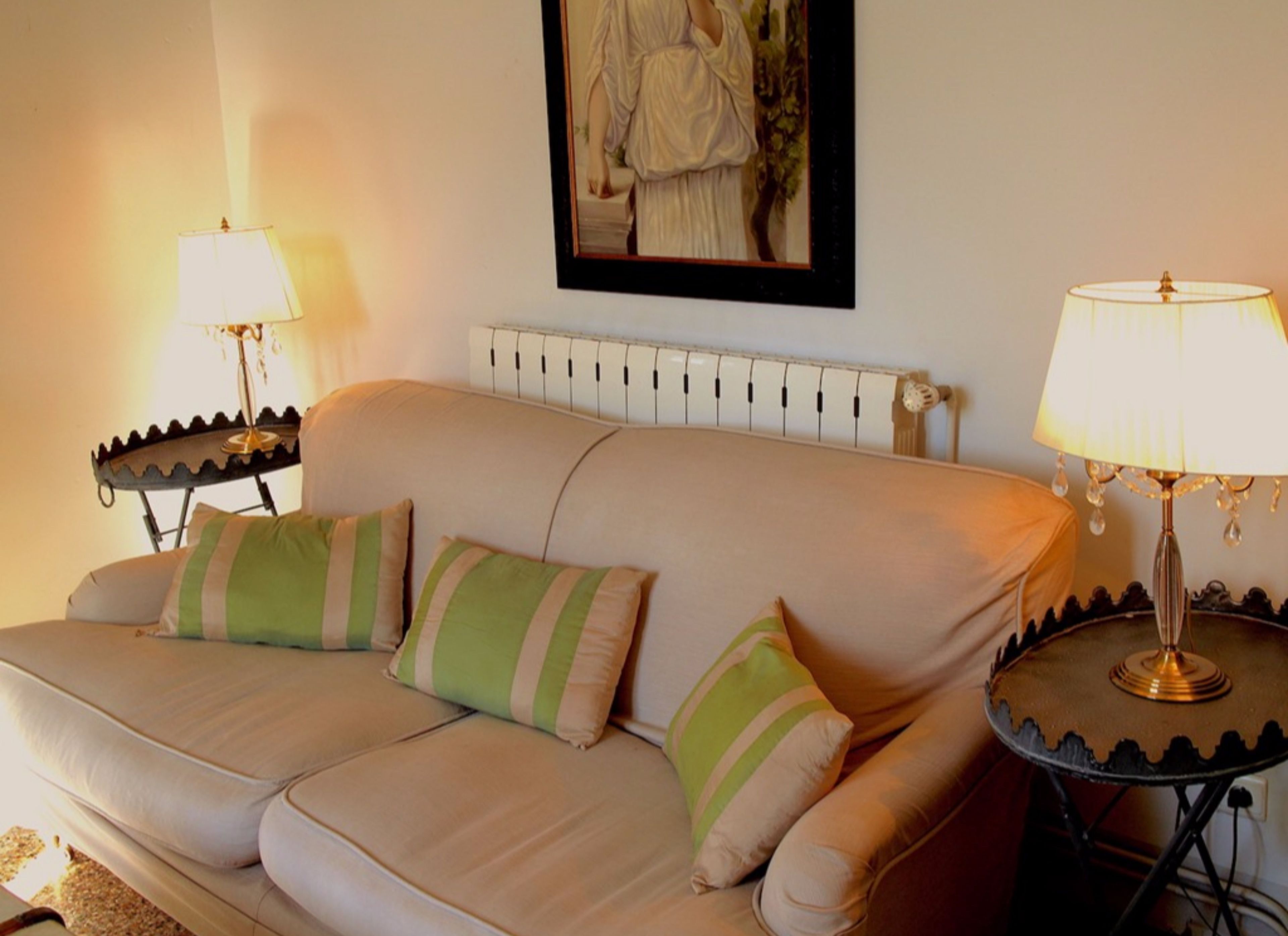 Suite 2 - 1st Floor Balcony | Lobby