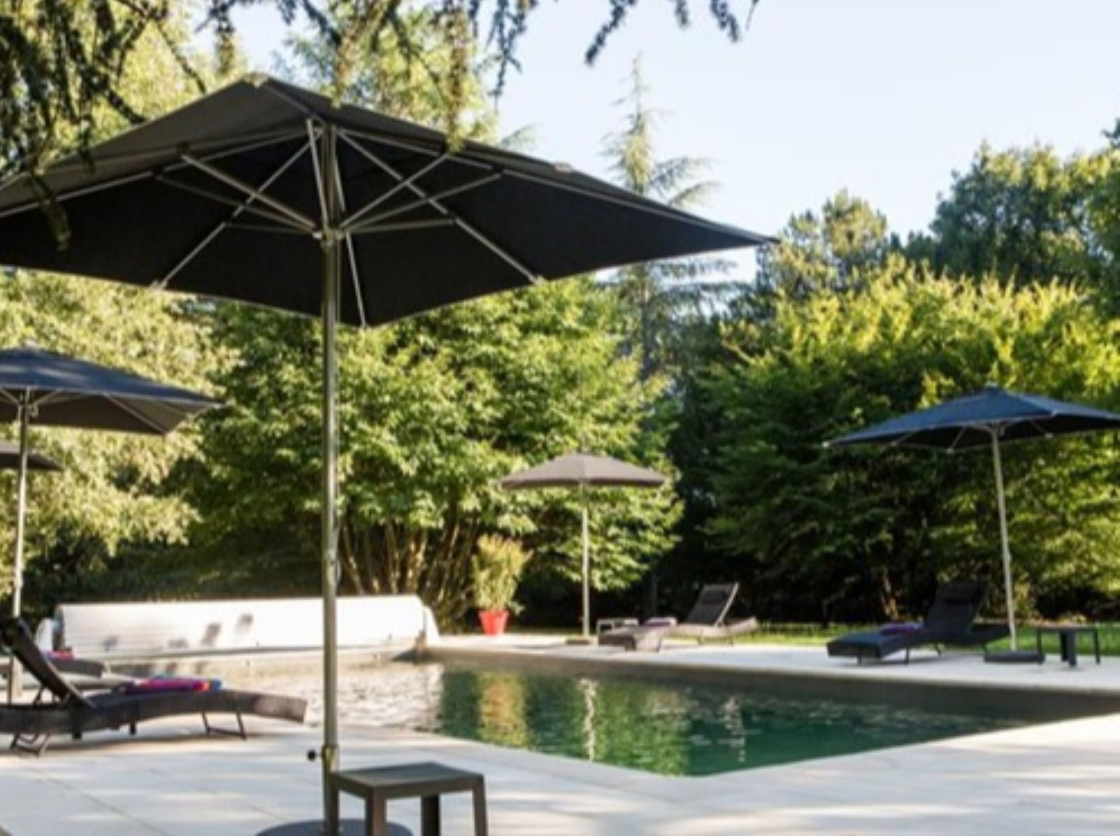 Outdoor pool, pool loungers