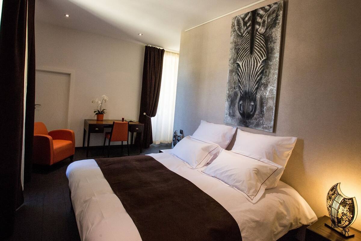 Twin Room, Private Bathroom-Ethnique twin bed | In-room safe, desk, iron/ironing board, free WiFi