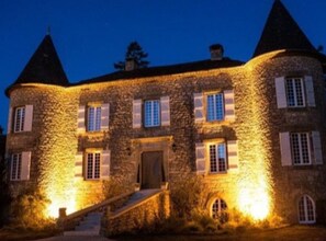 Exterior - Château de Maraval (Cenac-et-Saint-Julien)