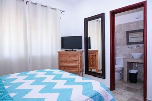 Luxury Penthouse, 3 Bedrooms | 3 bedrooms, premium bedding, down comforters, in-room safe