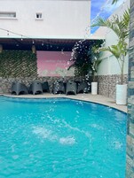 Cascada en la piscina