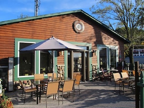 Dining - Moon River Cabins (Bellevue)