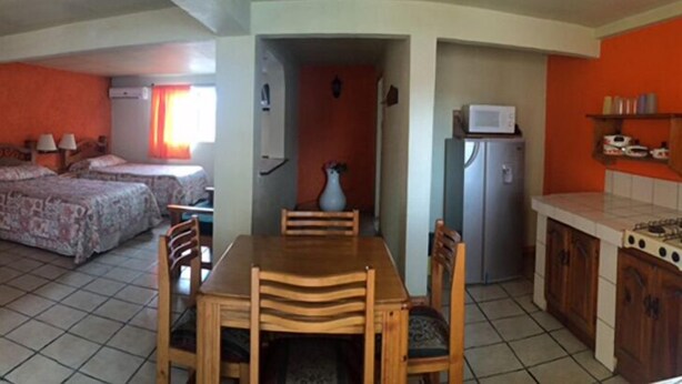 WiFi (free), bed sheets - Hotel St Cruz Creel (Bocoyna)