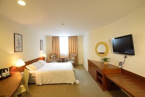 In-room safe, desk, iron/ironing board, free WiFi