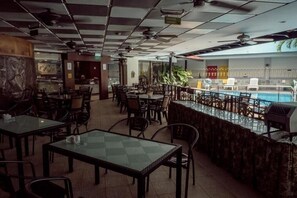 Breakfast, lunch and dinner served