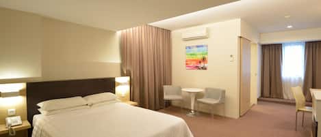 In-room safe, desk, iron/ironing board, free WiFi